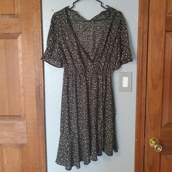 Women's dress - Picture 1 of 2